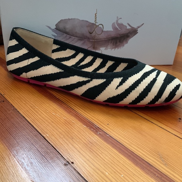 Jessica Simpson zebra print flats - Picture 2 of 3